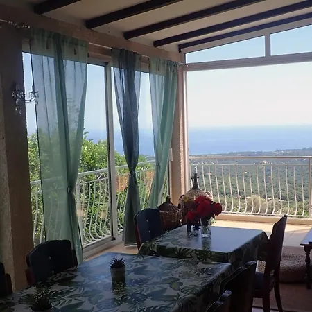 Bed & Breakfast D'hote A Caserella, Maison De Village Renovee Avec Vue Sur *