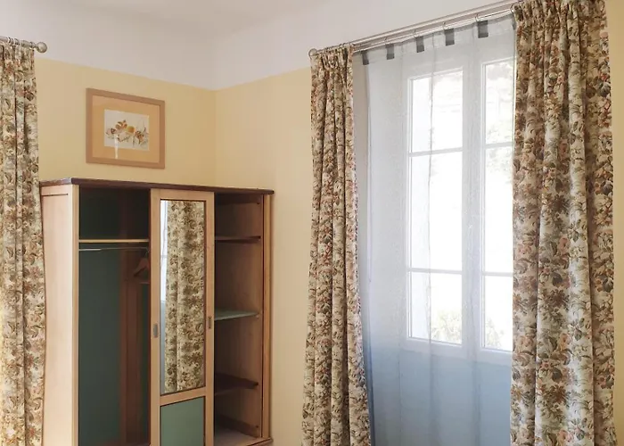 D'hote A Caserella, Maison De Village Renovee Avec Vue Sur 住宿加早餐酒店 3*