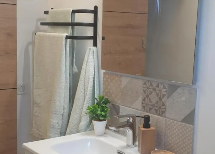 D'hote A Caserella, Maison De Village Renovee Avec Vue Sur 住宿加早餐酒店 Valle-di-Campoloro