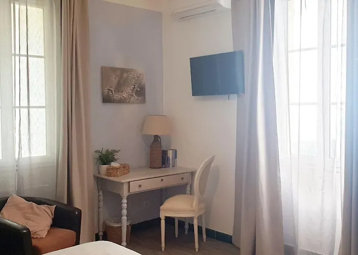 D'hote A Caserella, Maison De Village Renovee Avec Vue Sur 住宿加早餐酒店 3*