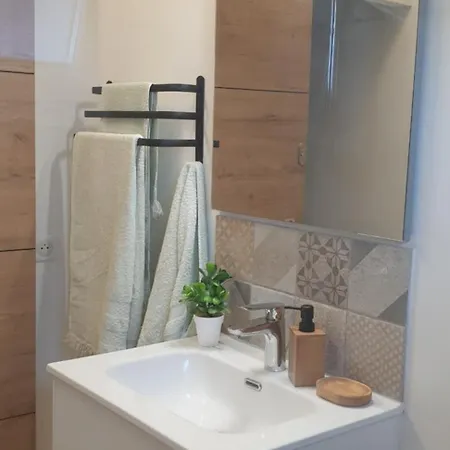 D'hote A Caserella, Maison De Village Renovee Avec Vue Sur B&B Valle-di-Campoloro